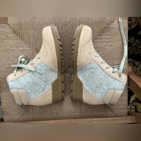 Sorel-Women's Evie Lace-Up Wedge Ankle Booties-Ceramic/Natural- Size 6.5 - Picture 5 of 7
